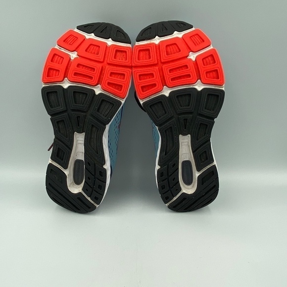 New Balance Blue and Gray Athletic Shoes with Fresh Foam Cushioning - Picture 11 of 16